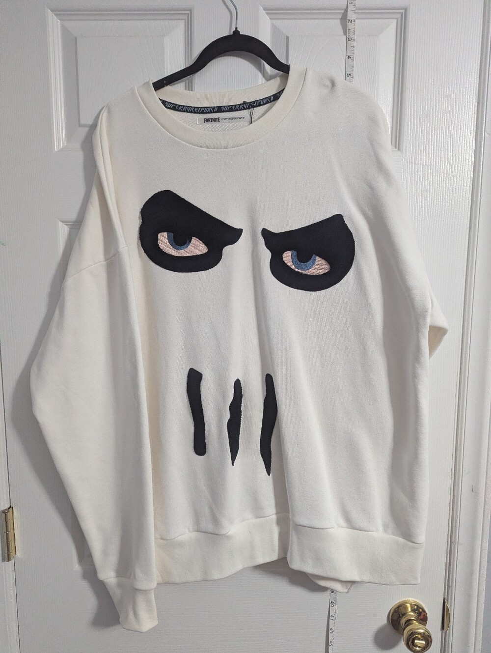 Fortnite Men's White Graphic Pullover Sweatshirt